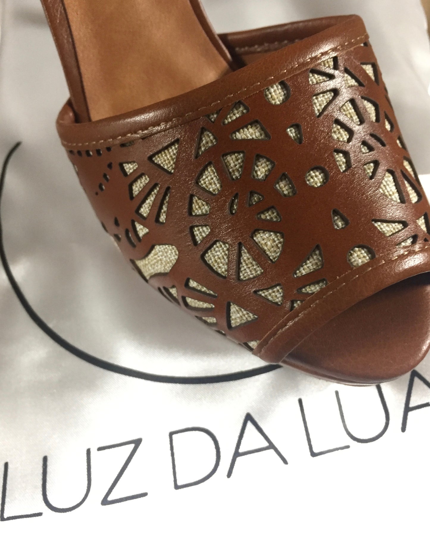 Clog Saara Galileu  - Luz da Lua - ZapTo Shoes